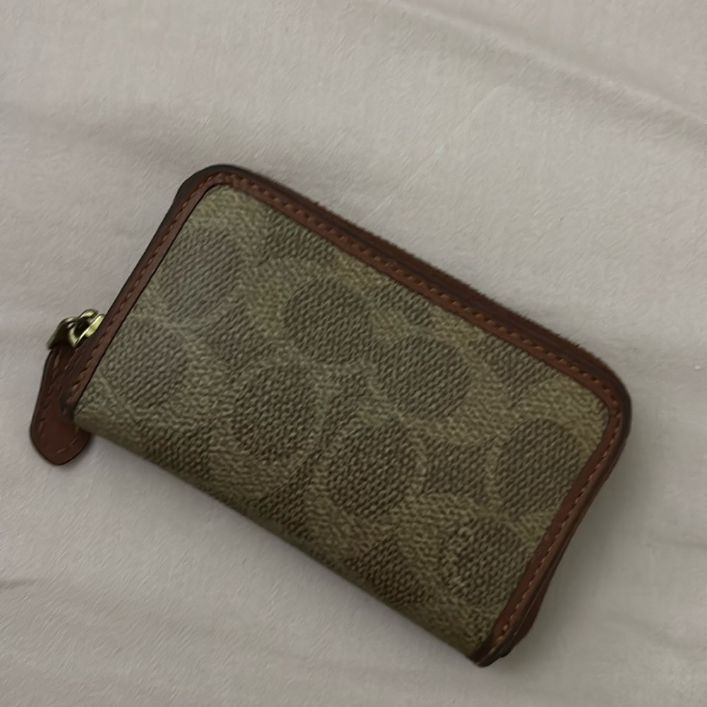 Wallet - image 1